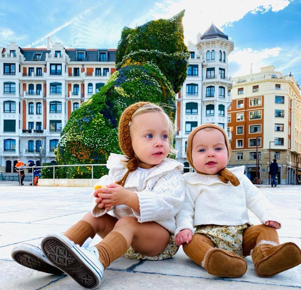 Las hermanas de Bilbao que triunfan con sus looks Nora y Ariane